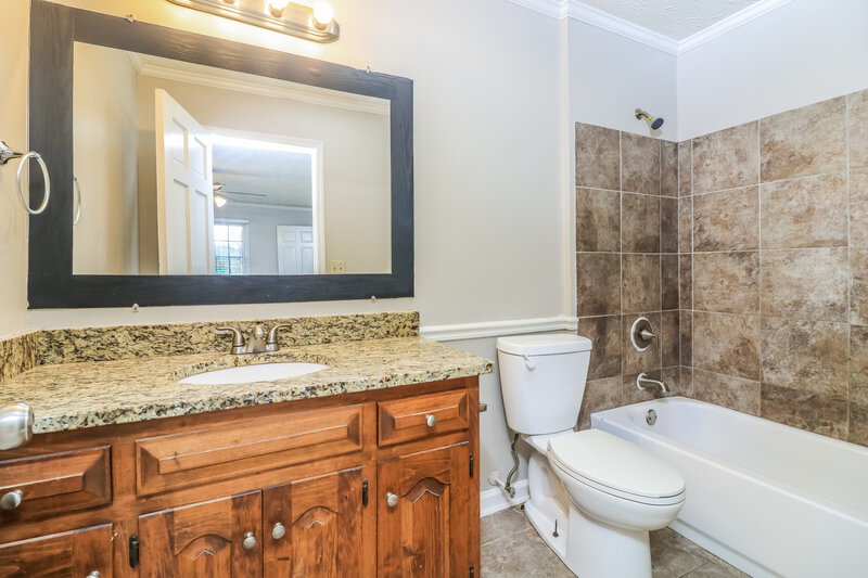 1,960/Mo, 4818 W McEachern Woods Dr Powder Springs, GA 30127 Main Bathroom View