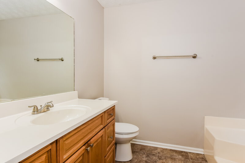 1,875/Mo, 191 Johnstons Way Dallas, GA 30132 Main Bathroom View