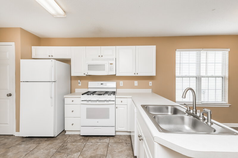 1,820/Mo, 212 Bainbridge Circle Dallas, GA 30132 Kitchen View