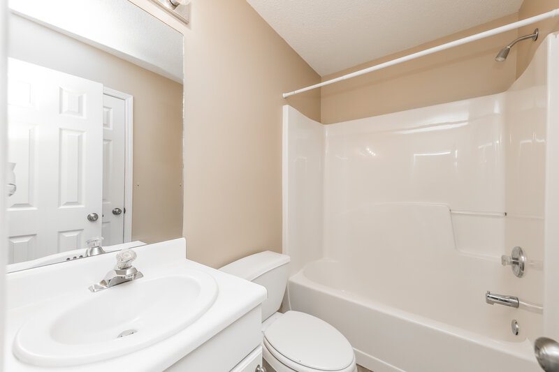 1,820/Mo, 212 Bainbridge Circle Dallas, GA 30132 Bathroom View