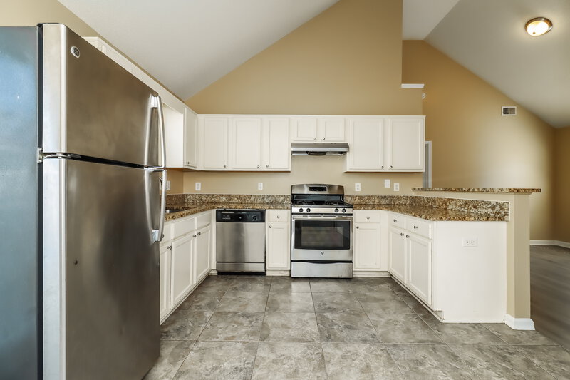 1,500/Mo, 1072 Abington Ct Douglasville, GA 30134 Kitchen View 2