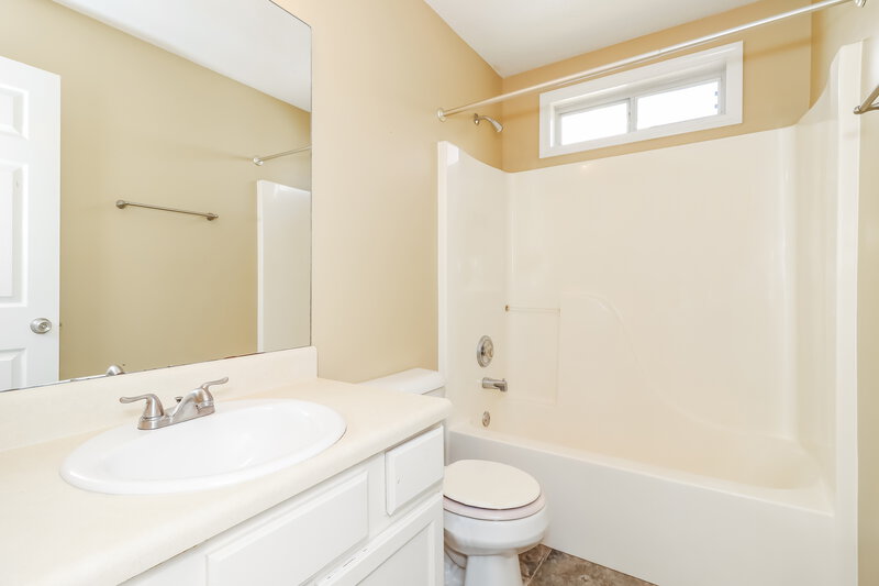 1,500/Mo, 1072 Abington Ct Douglasville, GA 30134 Bathroom View