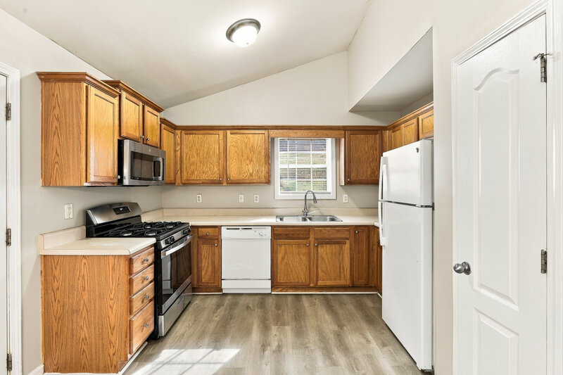 0/Mo, 7406 Grayson Bridge Circle Douglasville, GA 30134 Kitchen View