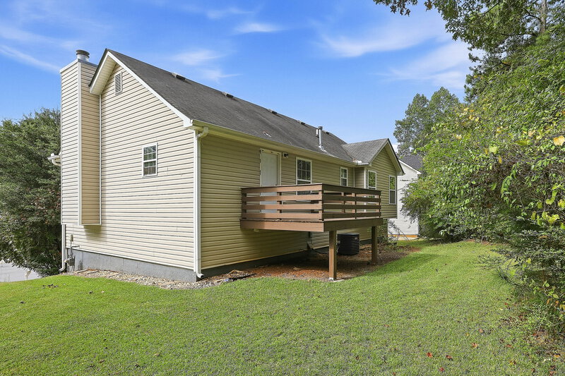 0/Mo, 7406 Grayson Bridge Circle Douglasville, GA 30134 Rear View 2