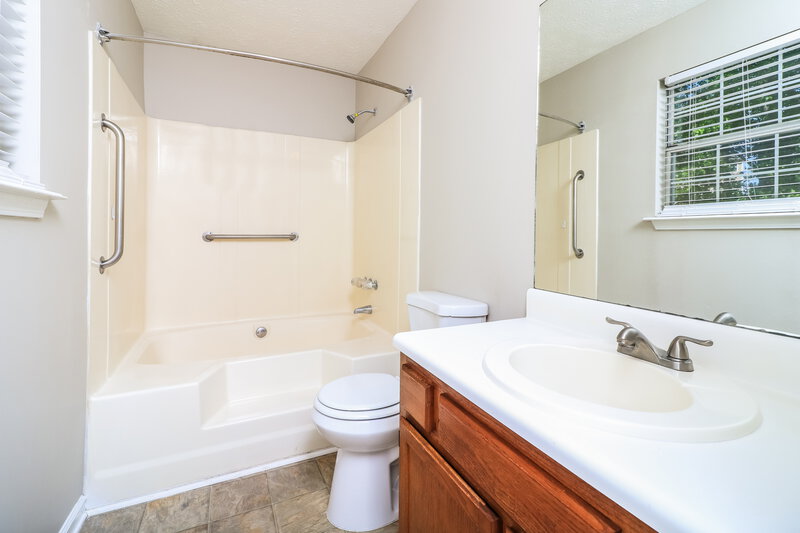 1,655/Mo, 3884 Welham Green Ct Douglasville, GA 30135 Main Bathroom View