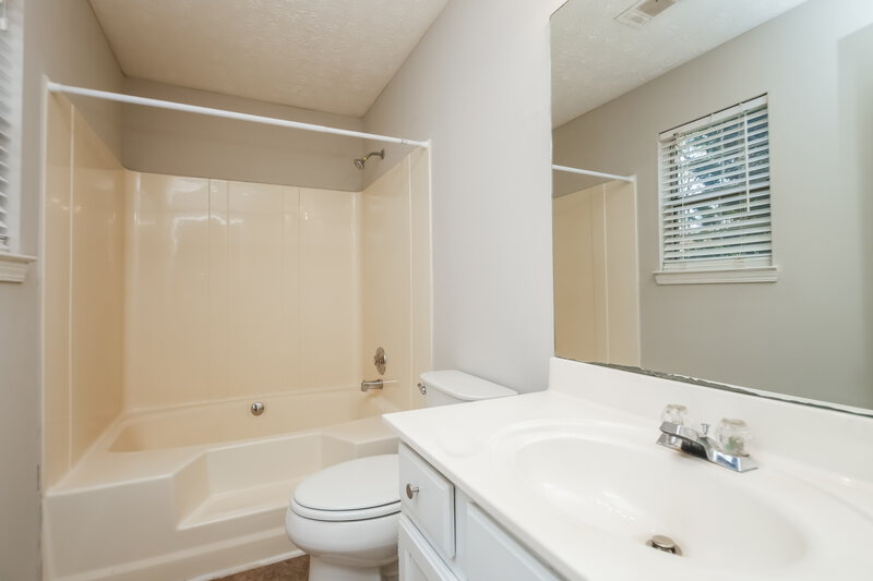 1,815/Mo, 75 Harrow Ct Hiram, GA 30141 Main Bathroom View