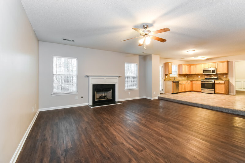 4,050/Mo, 187 Baywood Crossing Hiram, GA 30141 Living Room View