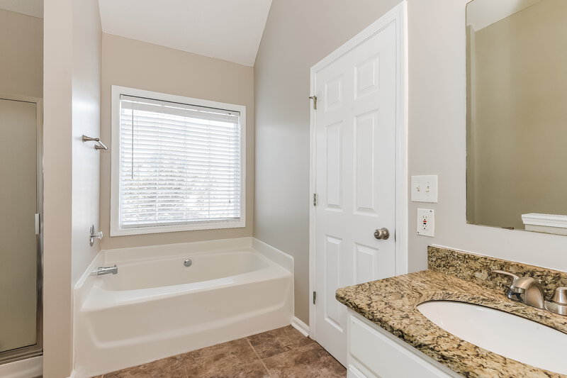 1,885/Mo, 2129 Lindley Ln NW Kennesaw, GA 30144 Main Bathroom View