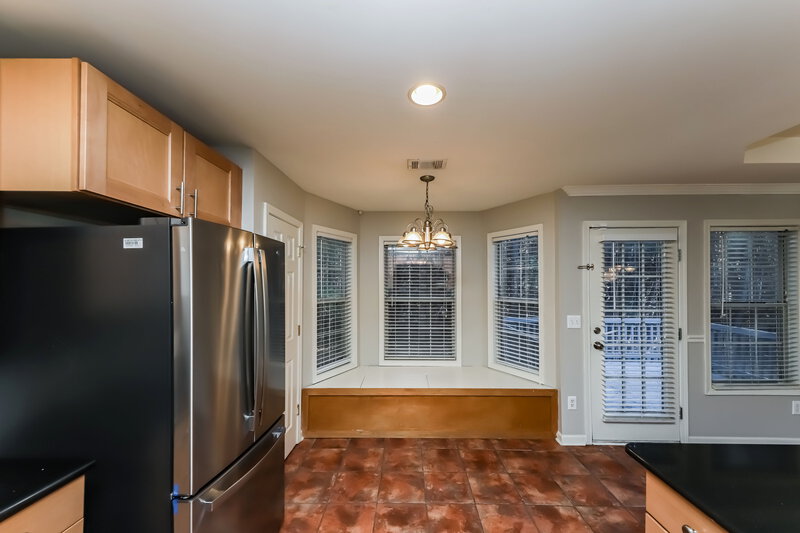 2,370/Mo, 2622 McGuire Dr NW Kennesaw, GA 30144 Kitchen View 2