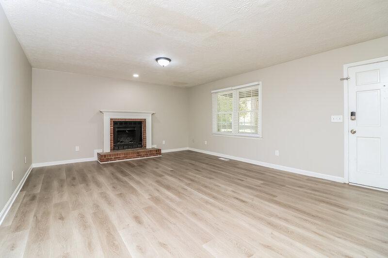 2,040/Mo, 3138 Calumet Circle NW Kennesaw, GA 30152 Living Room View 2