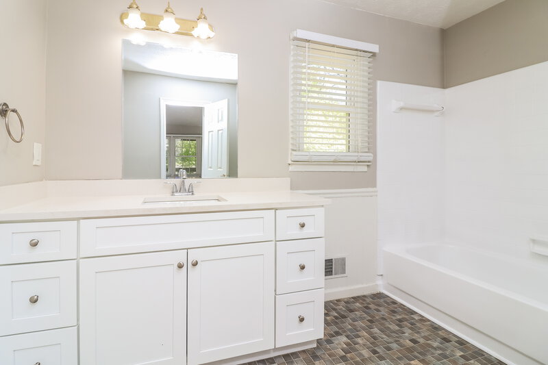 2,040/Mo, 3138 Calumet Circle NW Kennesaw, GA 30152 Main Bathroom View