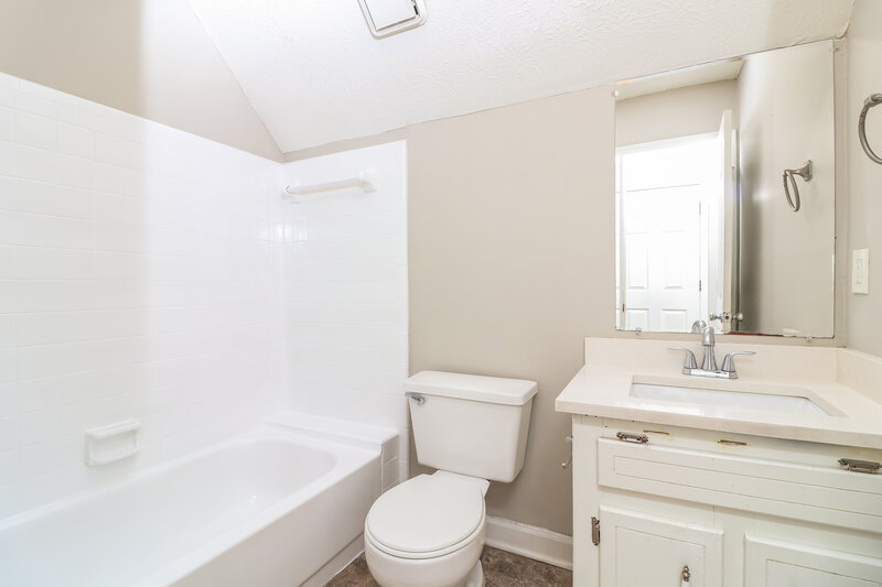 2,040/Mo, 3138 Calumet Circle NW Kennesaw, GA 30152 Bathroom View