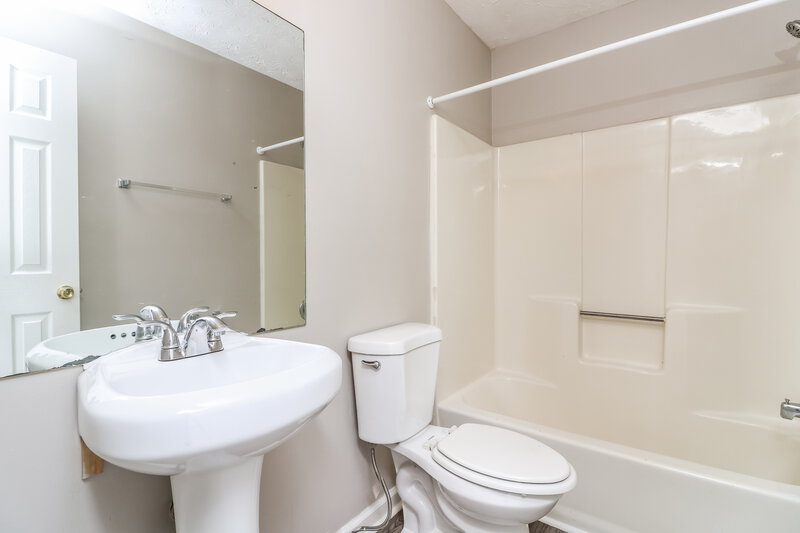 1,945/Mo, 3106 Calumet Circle NW Kennesaw, GA 30152 Bathroom View