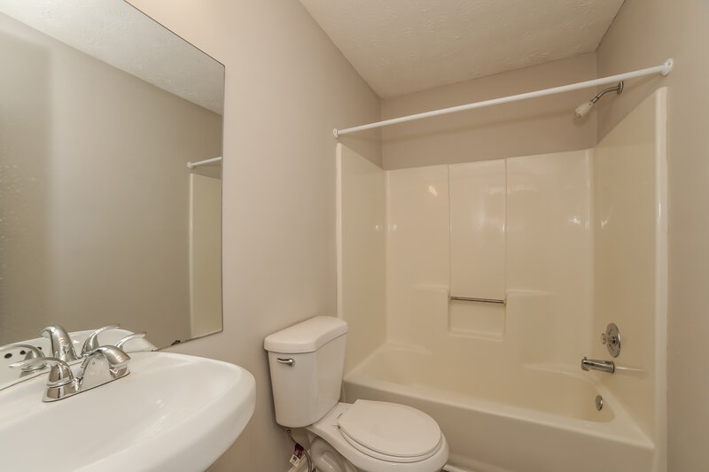 1,920/Mo, 3106 Calumet Circle NW Kennesaw, GA 30152 Bathroom View