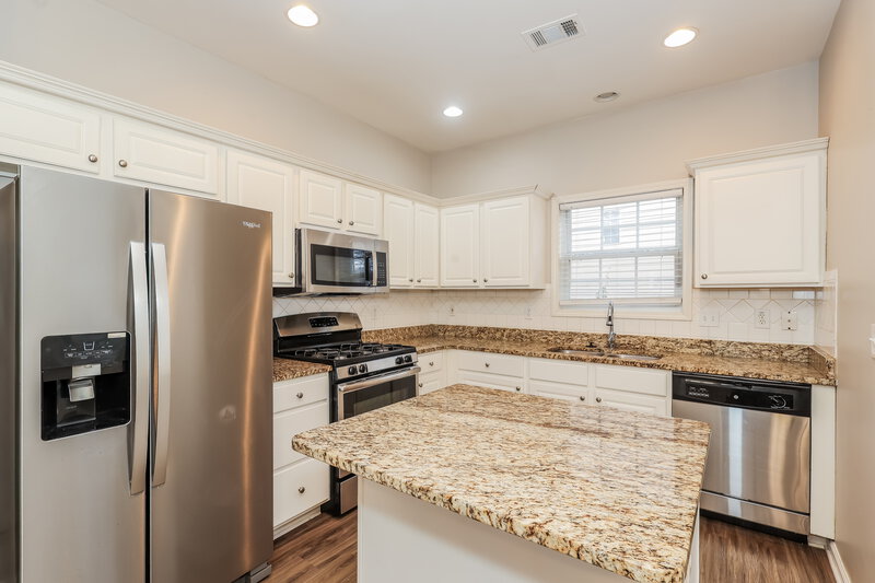 2,595/Mo, 1875 Eveningside Way NW Kennesaw, GA 30152 Kitchen View