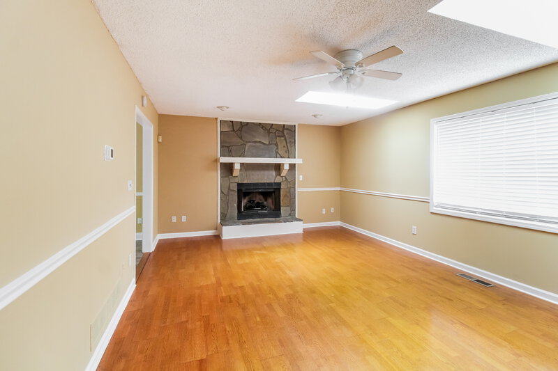 0/Mo, 42 Fox Ridge Ct Dallas, GA 30157 Living Room View