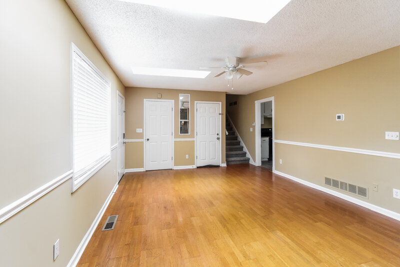 0/Mo, 42 Fox Ridge Ct Dallas, GA 30157 Living Room View 2