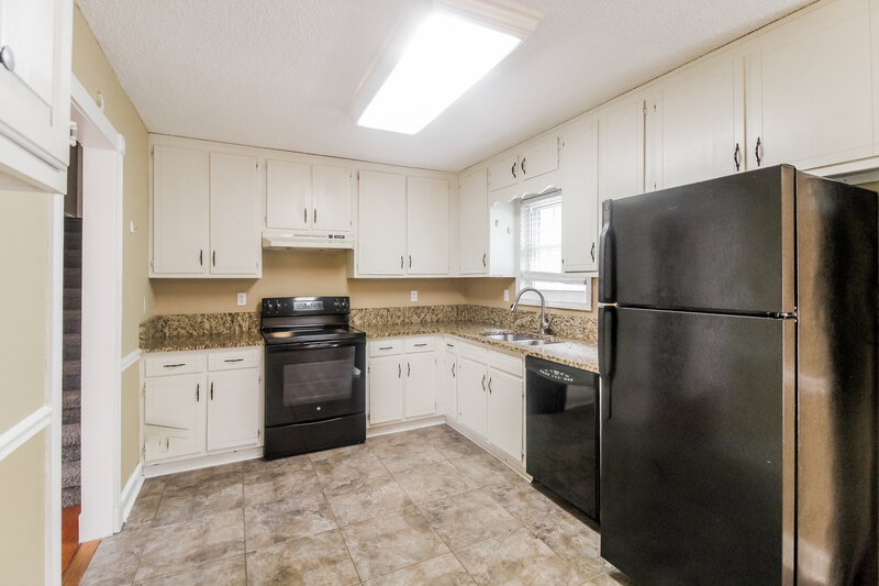 0/Mo, 42 Fox Ridge Ct Dallas, GA 30157 Kitchen View