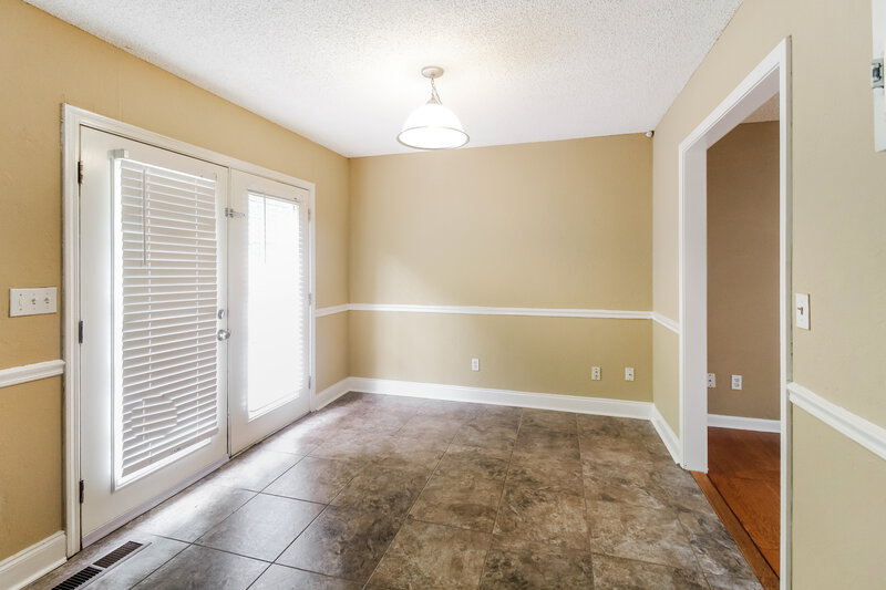 0/Mo, 42 Fox Ridge Ct Dallas, GA 30157 Dining Room View