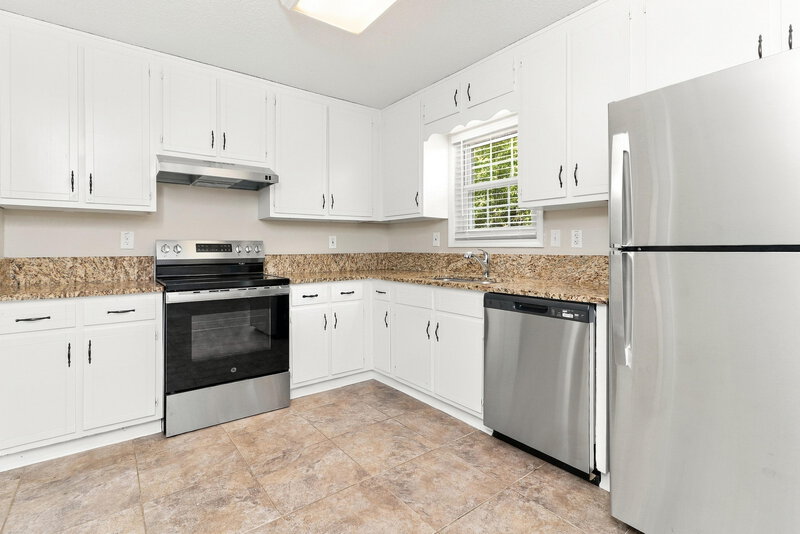 1,755/Mo, 42 Fox Ridge Ct Dallas, GA 30157 Kitchen View 2