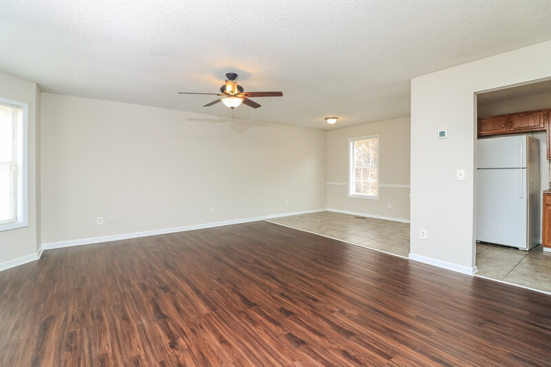 1,570/Mo, 301 Ivy Crest Dr Dallas, GA 30157 Living Room View 2