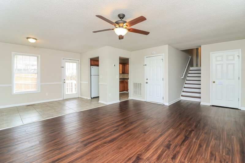 1,570/Mo, 301 Ivy Crest Dr Dallas, GA 30157 Living Room View 3