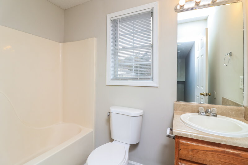 1,570/Mo, 301 Ivy Crest Dr Dallas, GA 30157 Bathroom View