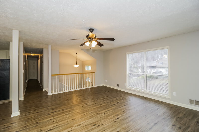 1,875/Mo, 48 Bethany Ct Dallas, GA 30157 Living Room View 2