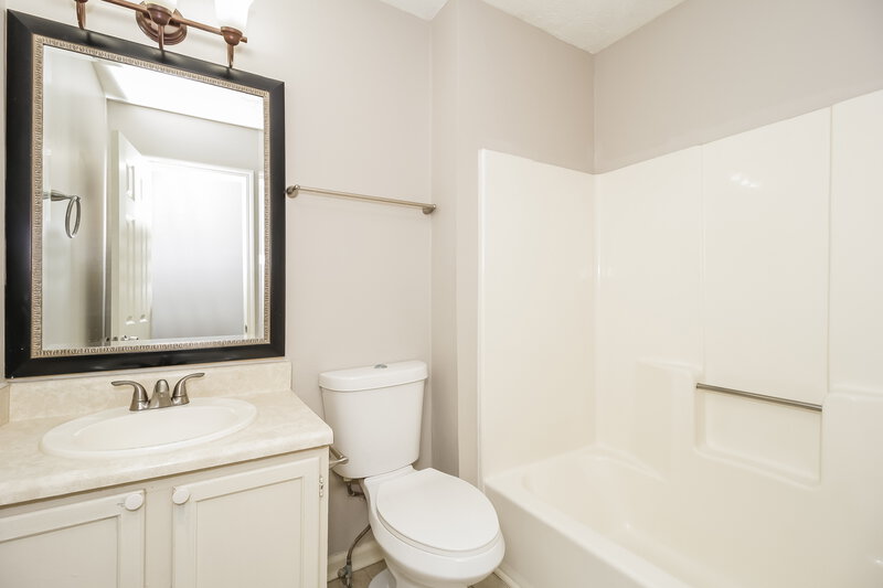 1,875/Mo, 48 Bethany Ct Dallas, GA 30157 Main Bathroom View