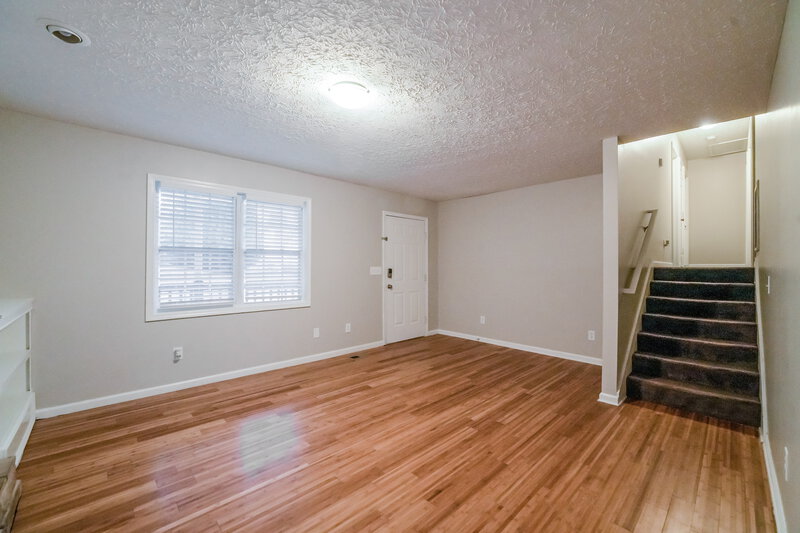 1,600/Mo, 303 Fairview Dr Dallas, GA 30157 Living Room View 2