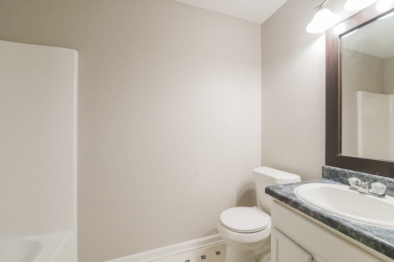 1,600/Mo, 303 Fairview Dr Dallas, GA 30157 Bathroom View