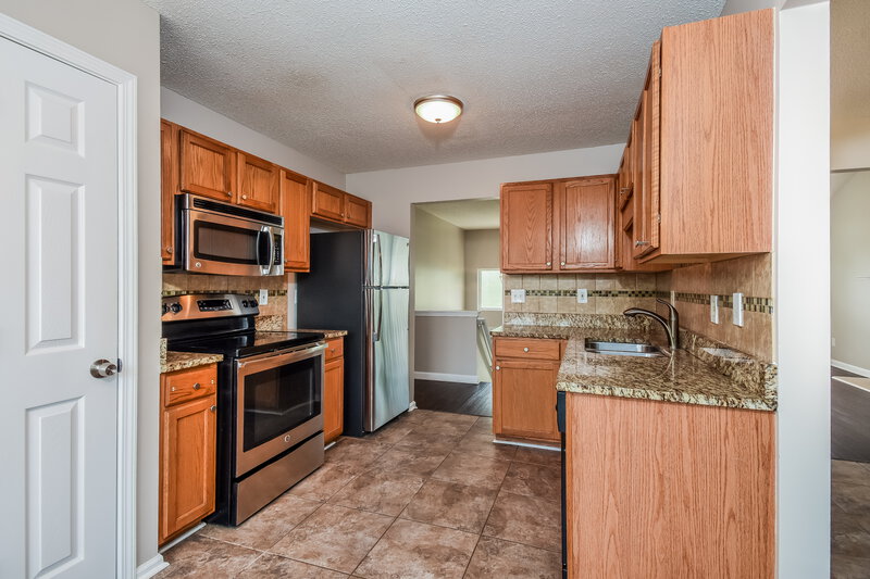 1,910/Mo, 61 Lazy Water Dr Dallas, GA 30157 Kitchen View