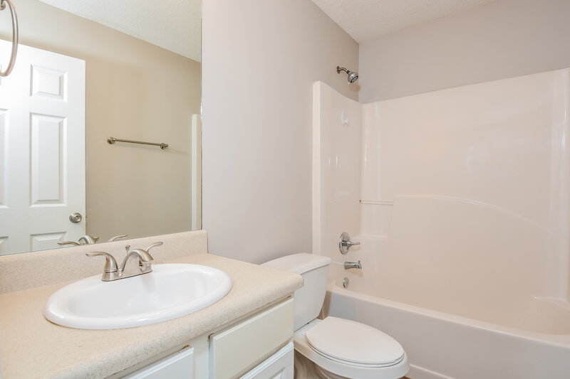 1,910/Mo, 61 Lazy Water Dr Dallas, GA 30157 Bathroom View