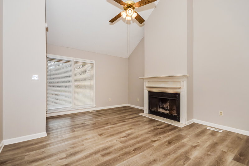 1,675/Mo, 10 Peace Tree Ln NE Rydal, GA 30171 Living Room View