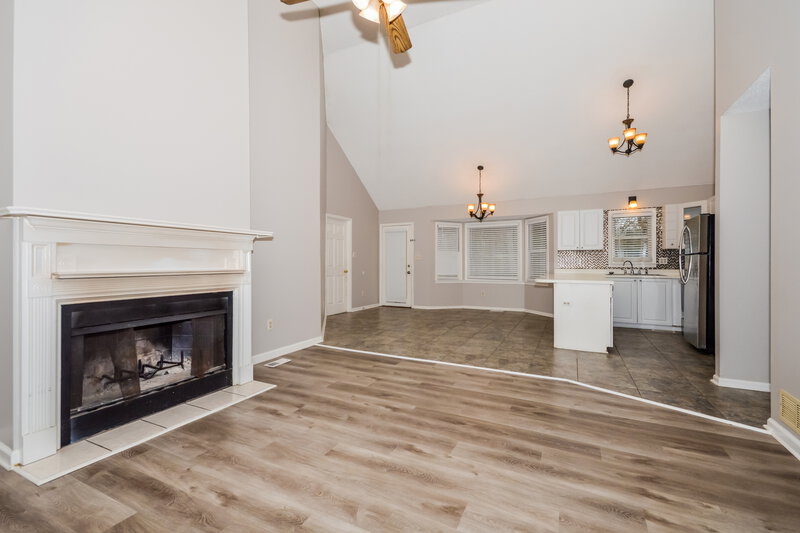 1,675/Mo, 10 Peace Tree Ln NE Rydal, GA 30171 Living Room View 2