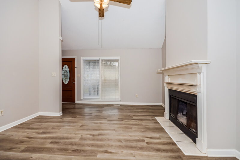 1,675/Mo, 10 Peace Tree Ln NE Rydal, GA 30171 Living Room View 3