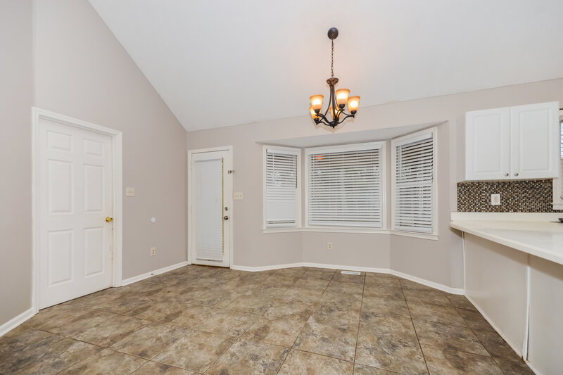 1,675/Mo, 10 Peace Tree Ln NE Rydal, GA 30171 Dining Room View 2