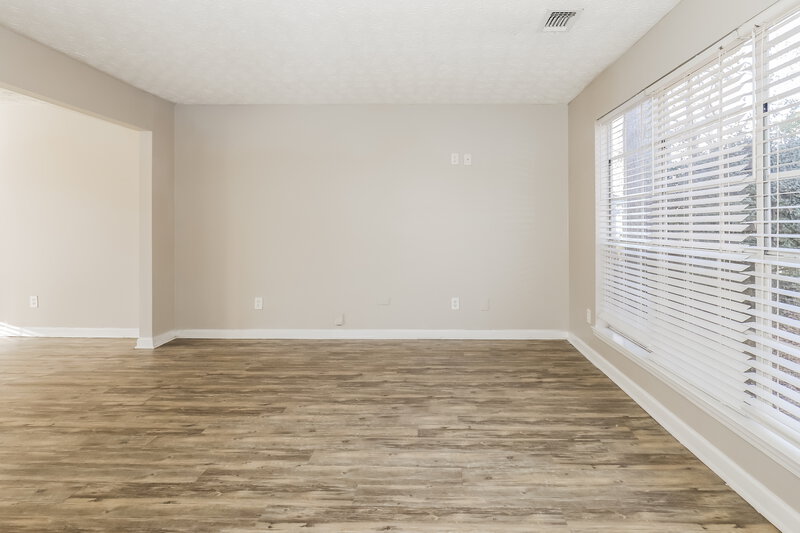 1,610/Mo, 1341 Birdsong Ln Hampton, GA 30228 Living Room View