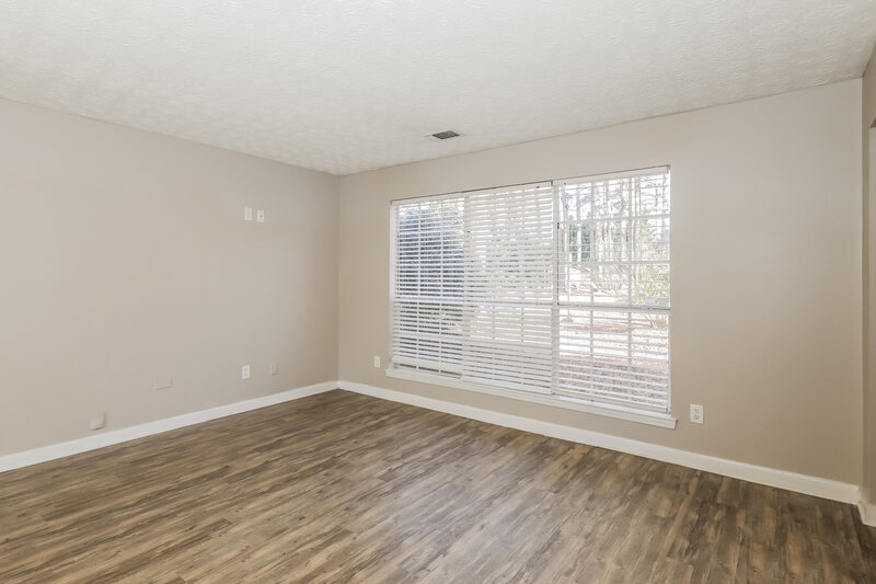 1,610/Mo, 1341 Birdsong Ln Hampton, GA 30228 Living Room View 2