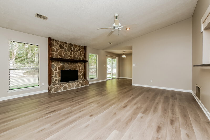 1,820/Mo, 9380 Forest Knoll Dr Jonesboro, GA 30238 Living Room View 2