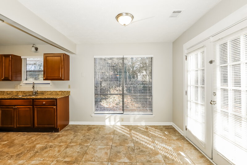 1,640/Mo, 8866 Wellston Ct Jonesboro, GA 30238 Breakfast Nook View