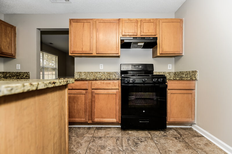 2,095/Mo, 833 Kohl Dr McDonough, GA 30253 Kitchen View