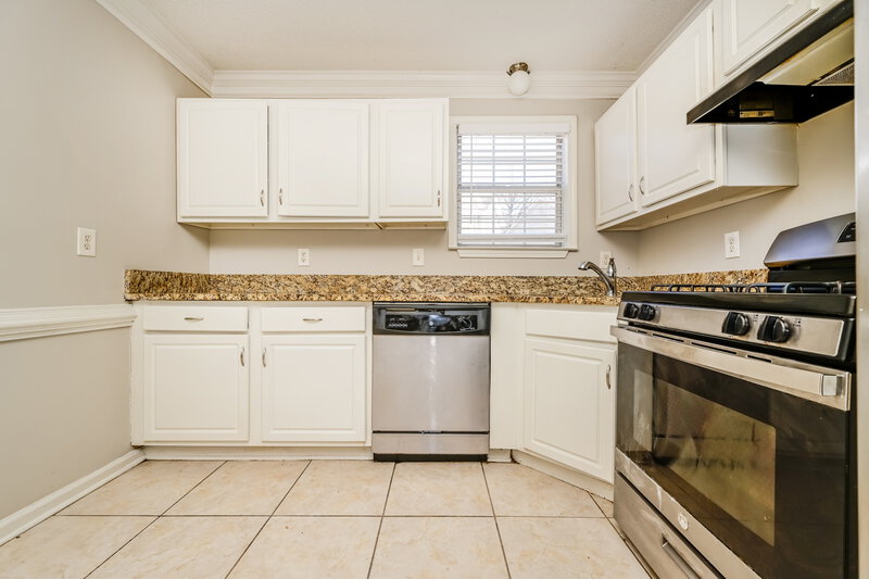1,895/Mo, 483 Chase Marion Way McDonough, GA 30253 Kitchen View
