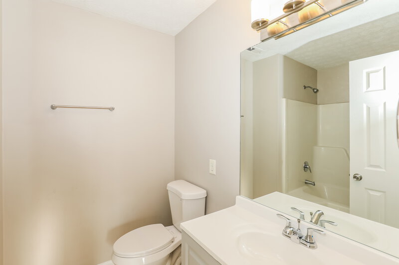 1,770/Mo, 50 Wake Rd McDonough, GA 30253 Main Bathroom View