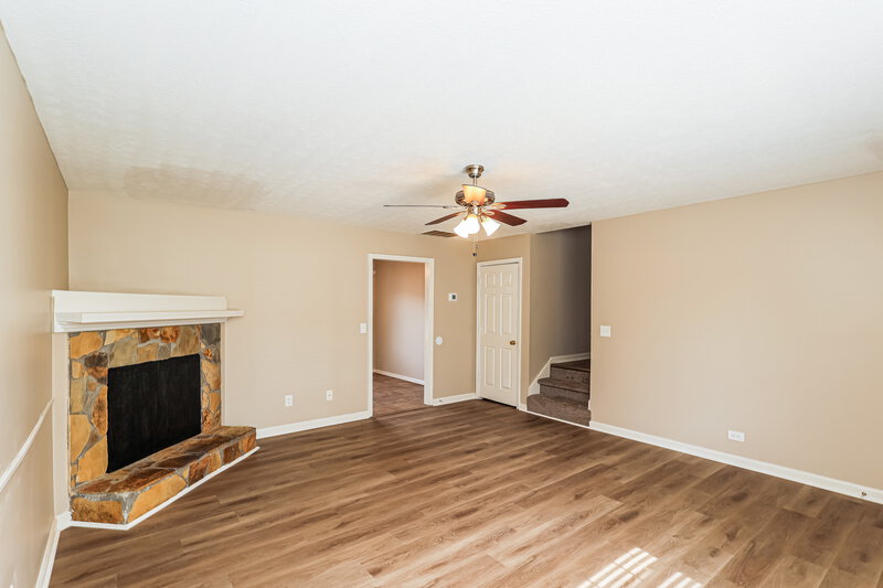 1,750/Mo, 641 Carlton Rd Palmetto, GA 30268 Living Room View 2
