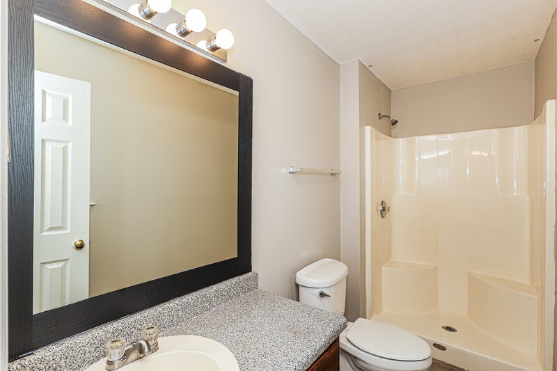 1,750/Mo, 641 Carlton Rd Palmetto, GA 30268 Main Bathroom View