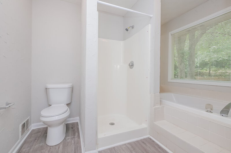1,855/Mo, 202 Northbridge Dr Stockbridge, GA 30281 Master Bathroom View