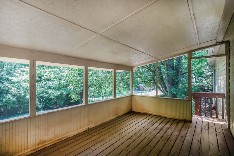 1,760/Mo, 300 Pinehurst Dr Stockbridge, GA 30281 Sun Room View