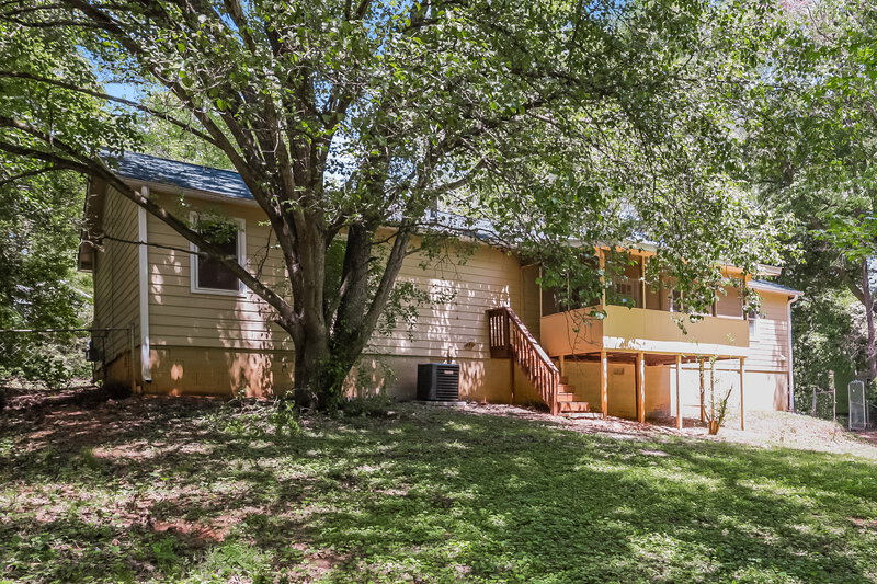 1,760/Mo, 300 Pinehurst Dr Stockbridge, GA 30281 Rear View