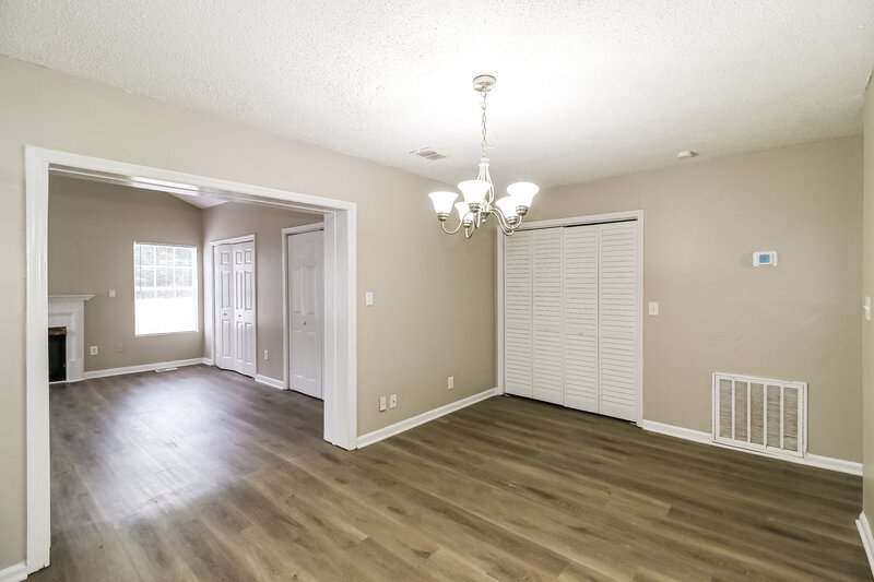 1,550/Mo, 20 Freeman Dr Stockbridge, GA 30281 Dining Room View
